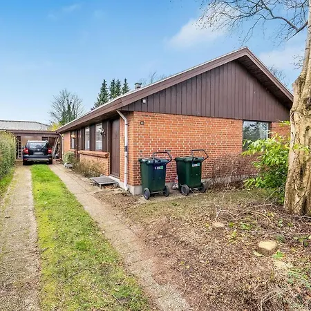 3 Bedroom In Hébergement de vacances Tranekær